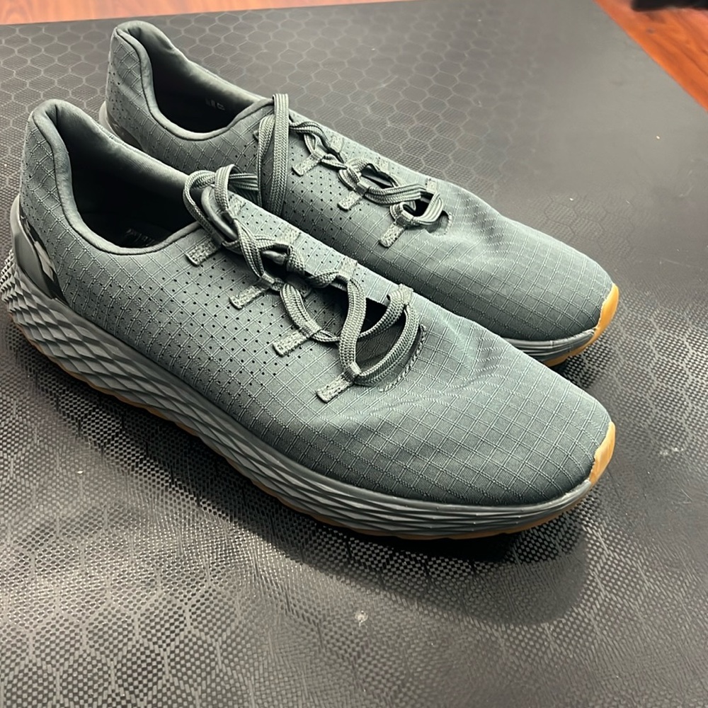 New Nobull no rip running shoes size 11 mens